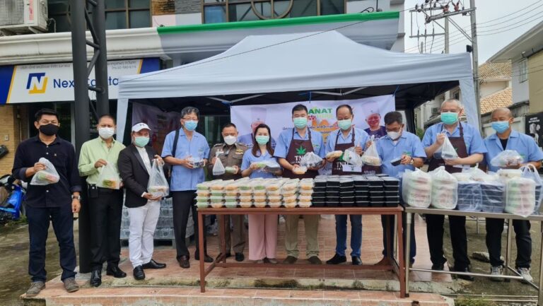 泰宝集团在新冠疫情期间传递爱心 于泰宝大厦持续发放免费餐食